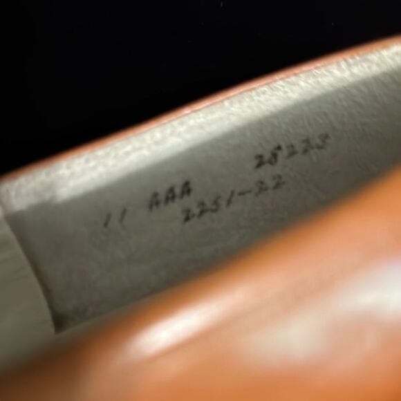 Saks Fifth Avenue Vintage Leather Heels. 11AAA - Picture 2 of 10